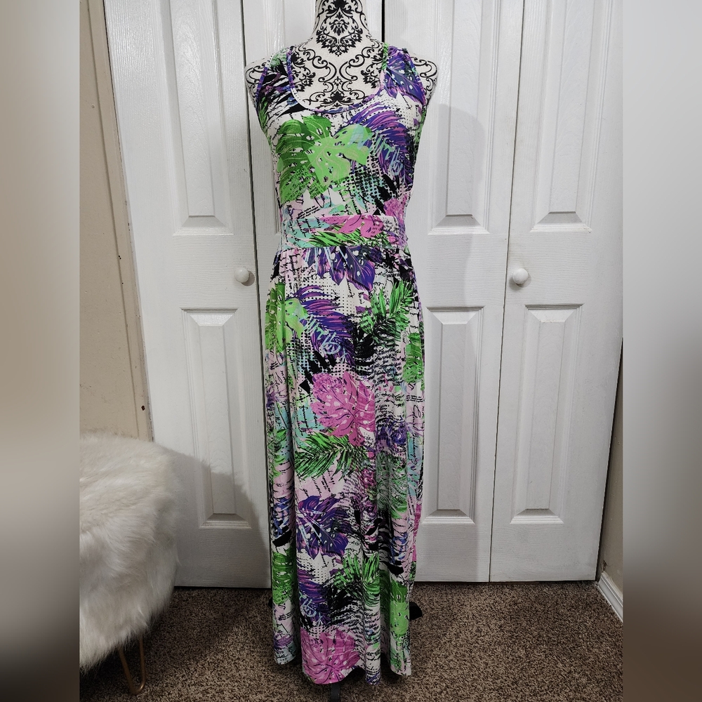 Love Tropical Floral Print Side & Back Cut Out Sleeveless Maxi Dress